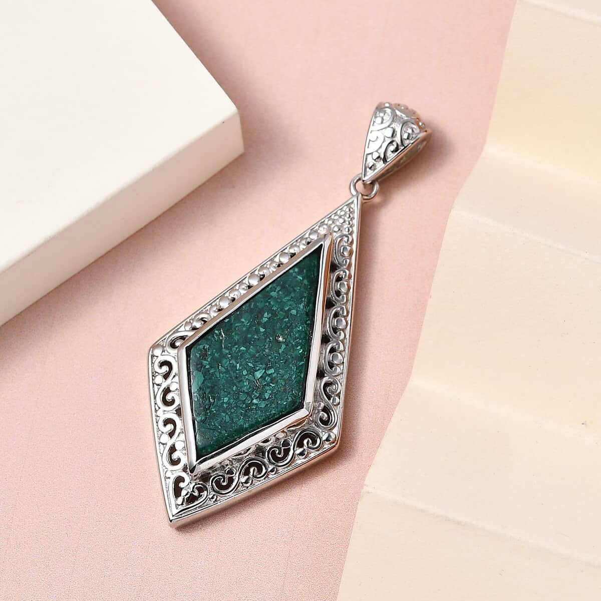 Freshened Malachite Pendant in Platinum Over Copper with Magnet 9.15 ctw image number 1