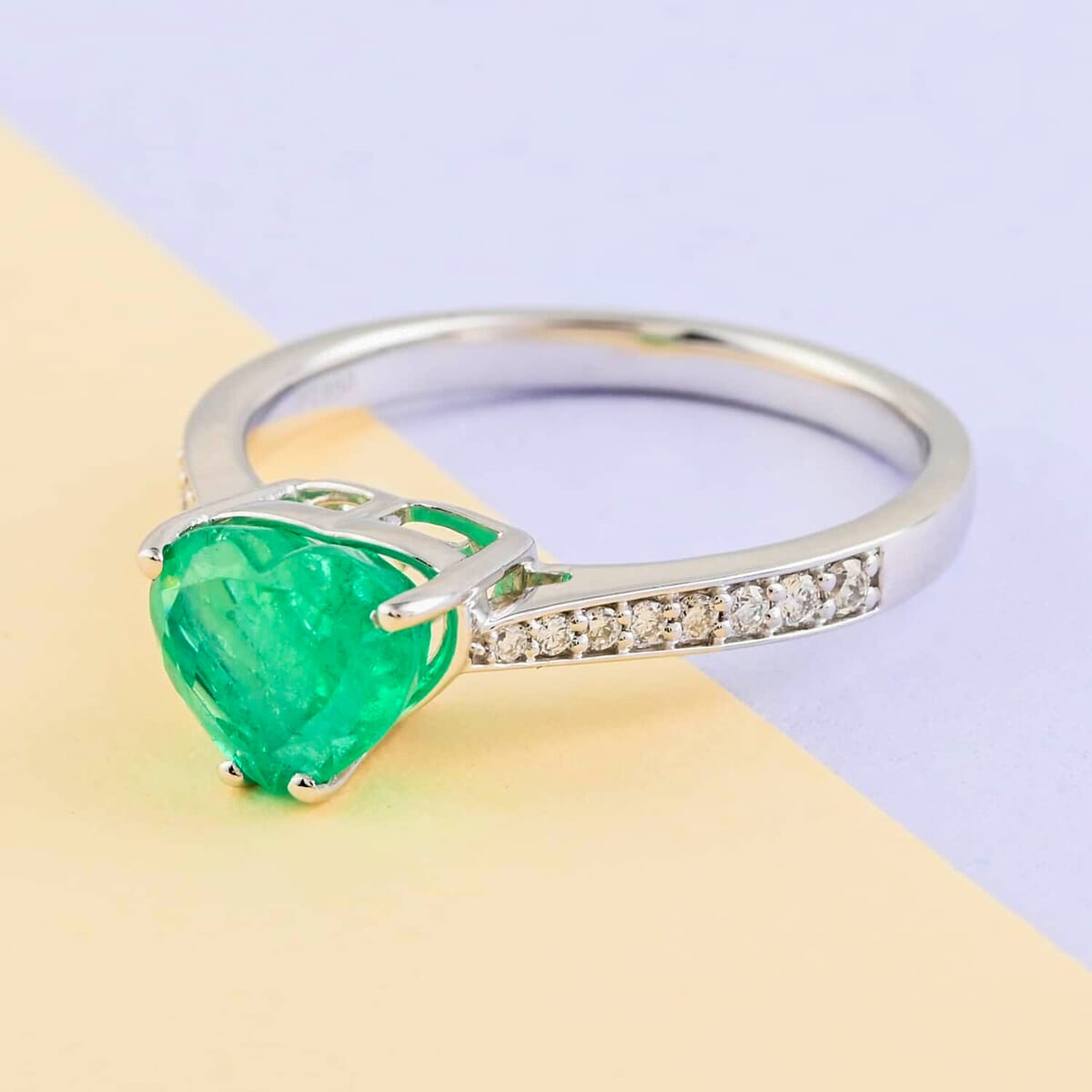 Certified & Appraised Rhapsody 950 Platinum AAAA Boyaca Colombian Emerald and E-F VS Diamond Ring (Size 8.0) 1.50 ctw image number 1