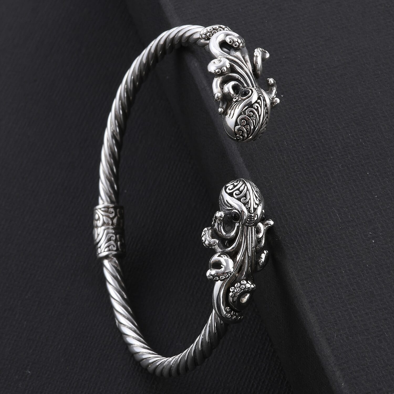 Bali Legacy Thai Black Spinel Cuff Bracelet in Sterling Silver (7.50 In) 22.10 Grams 0.90 ctw