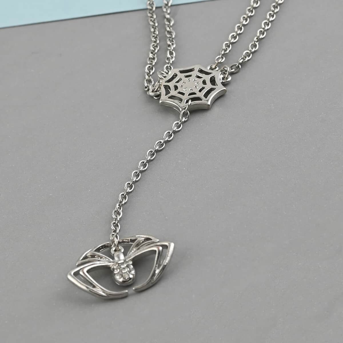 MARVEL Simulated Diamond Spider-Man Lariat Spider Necklace (16 Inches) in Silvertone image number 1