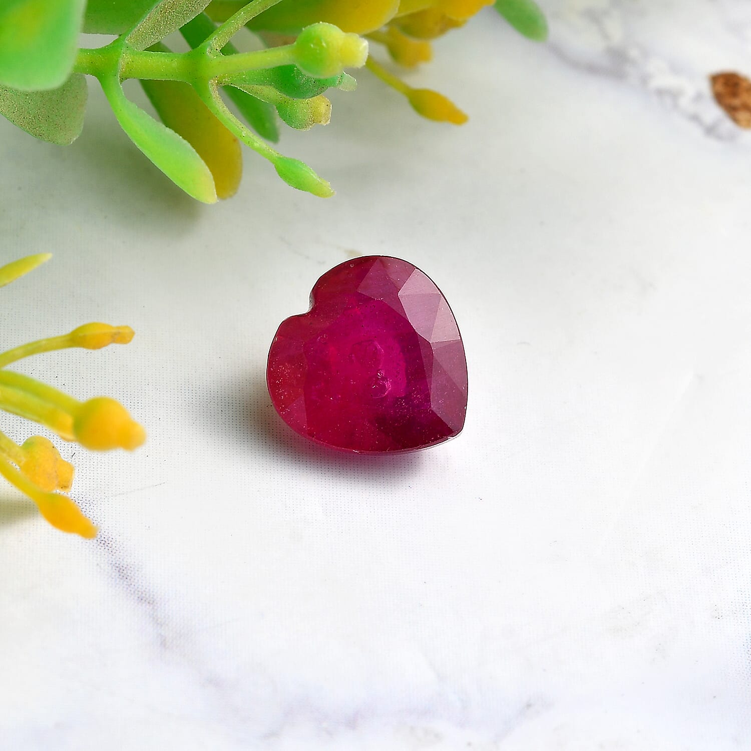 Niassa Ruby (FF) (Hrt 10 mm) 4.74 ctw Loose Gemstone